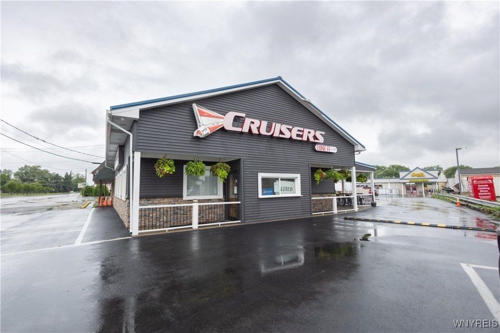 1061 Harlem Road, Cheektowaga, NY 14227 Main Photo