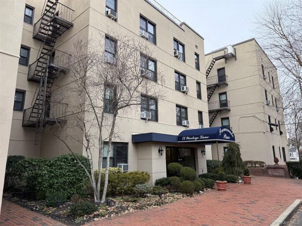 11 Wooleys Lane, Unit 1k, Great Neck, NY 11023