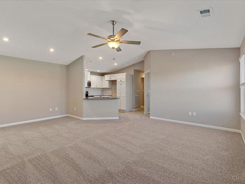 413 Bethpage Way, Unit 7-300, Turtle Creek Twp, OH 45036 Photo 7