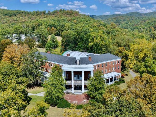 158 Academy Ln, Pence Springs, WV 24962