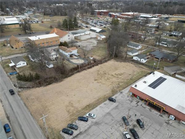 1131 Rountree Street, Hillsboro, IL 62049