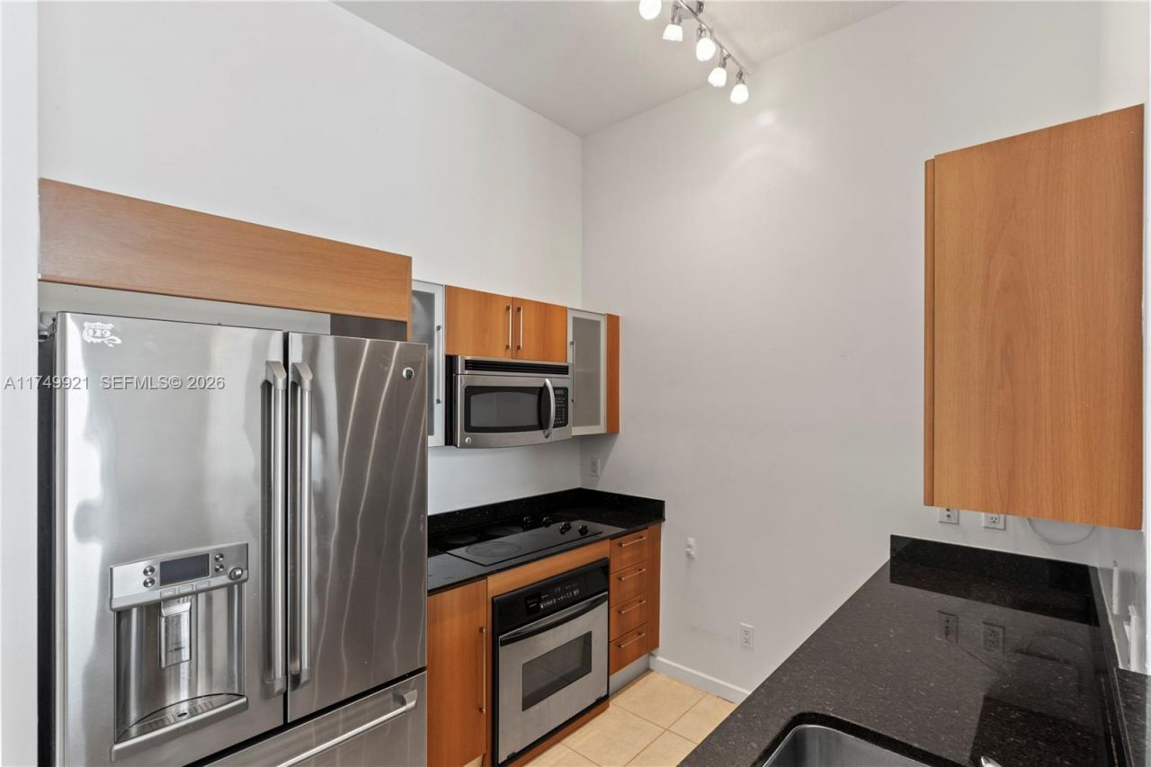 335 S Biscayne Blvd, Unit UPH02, Miami, FL 33131 Photo