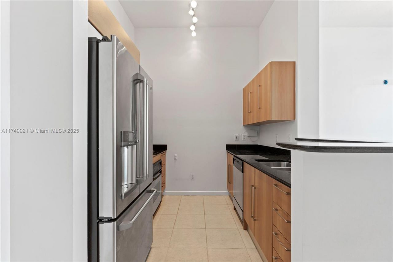 335 S Biscayne Blvd, Unit UPH02, Miami, FL 33131 Photo