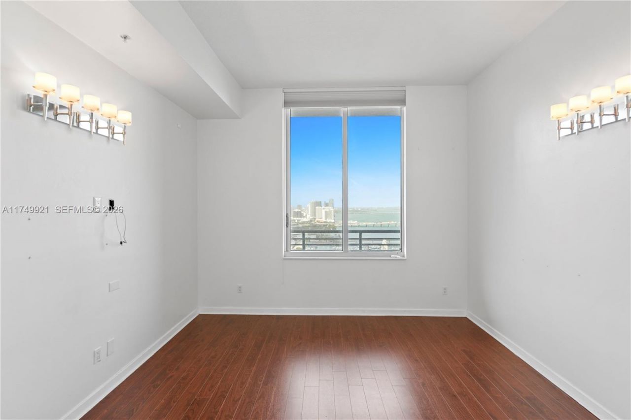 335 S Biscayne Blvd, Unit UPH02, Miami, FL 33131 Photo