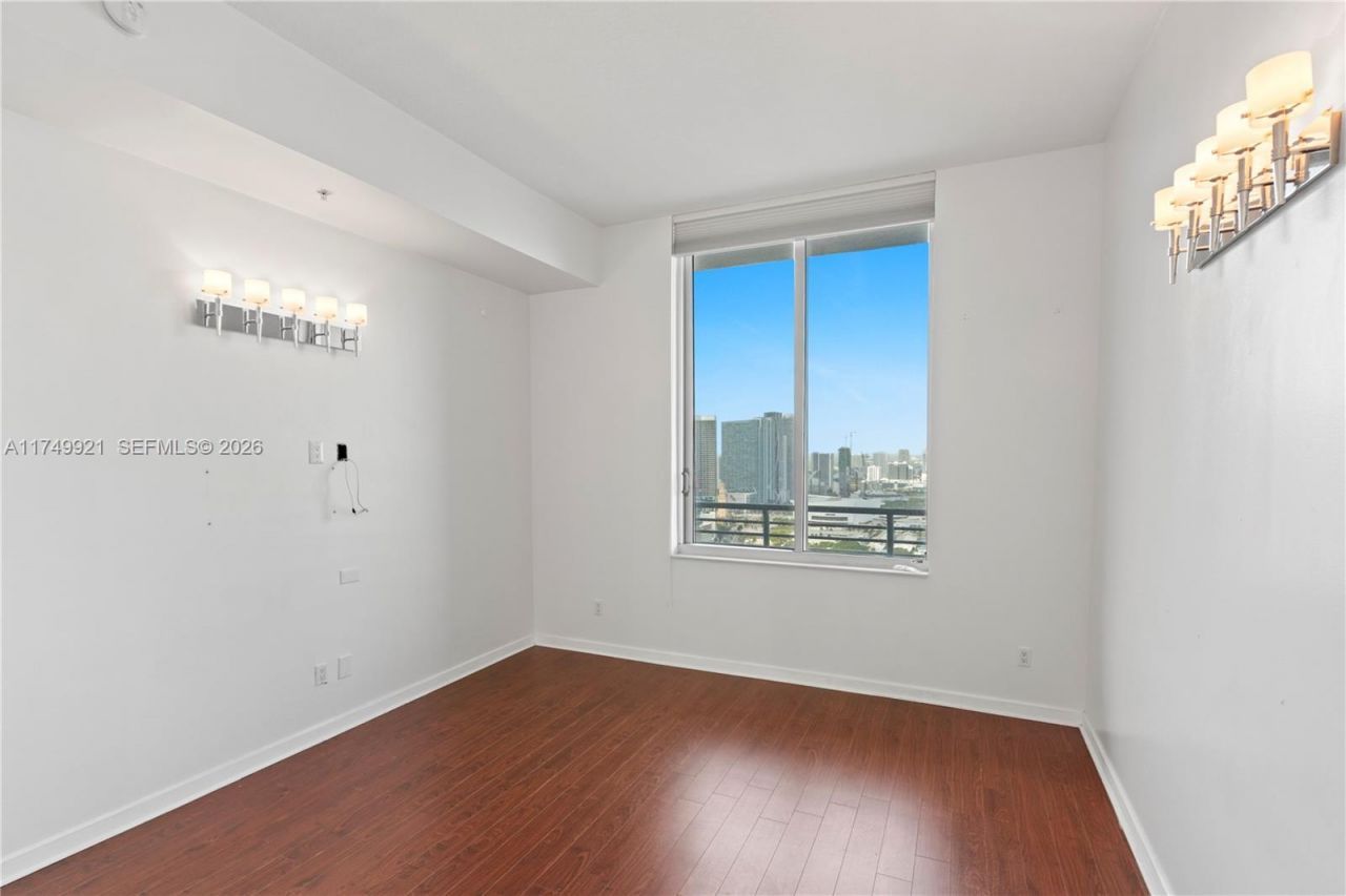 335 S Biscayne Blvd, Unit UPH02, Miami, FL 33131 Photo