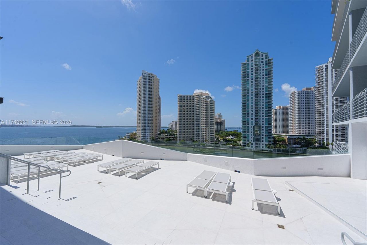 335 S Biscayne Blvd, Unit UPH02, Miami, FL 33131 Photo