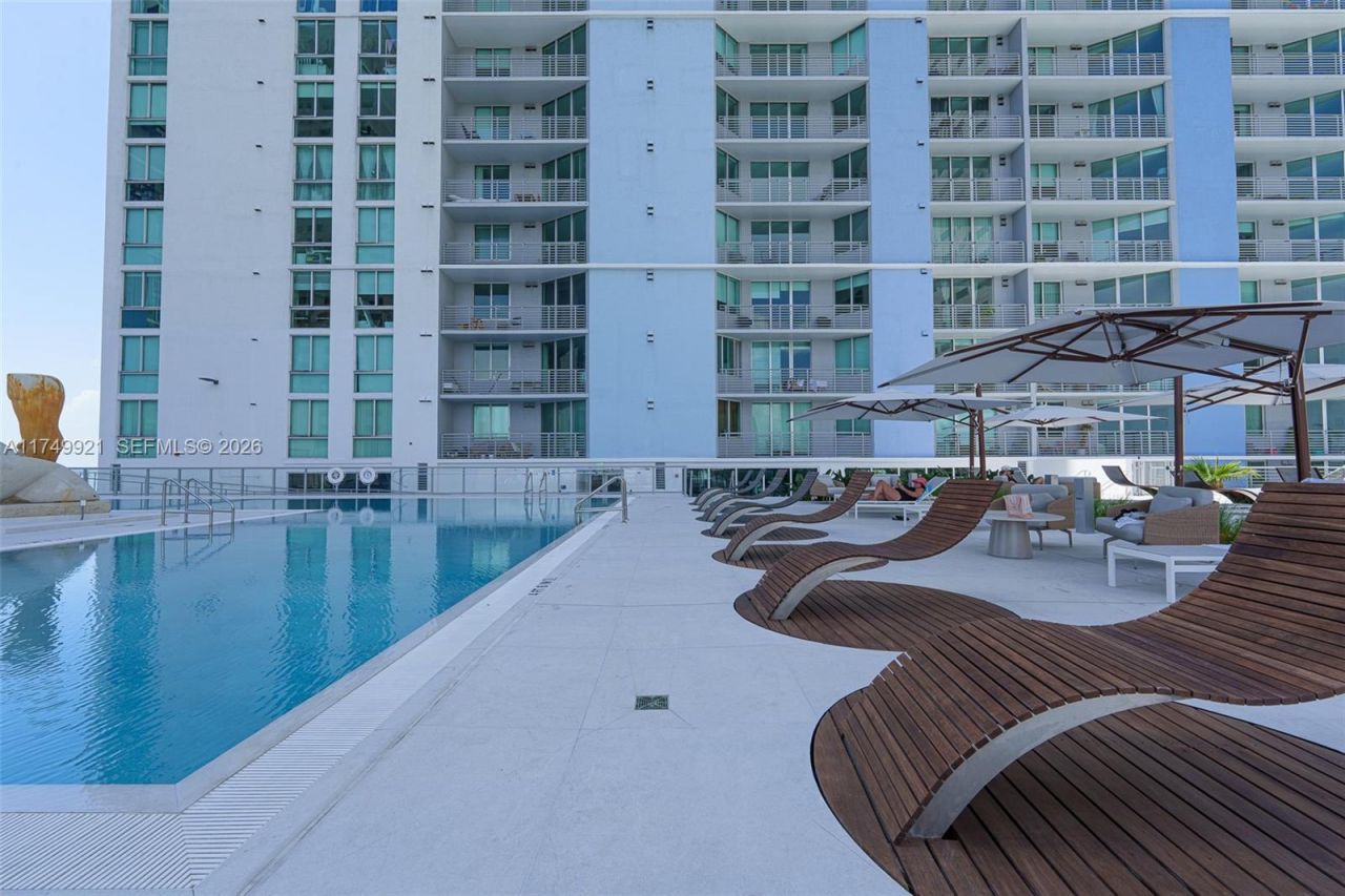 335 S Biscayne Blvd, Unit UPH02, Miami, FL 33131 Photo
