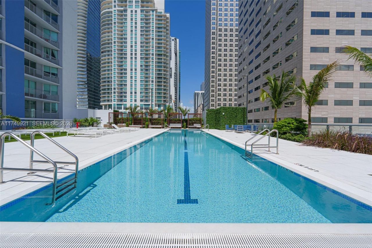 335 S Biscayne Blvd, Unit UPH02, Miami, FL 33131 Photo