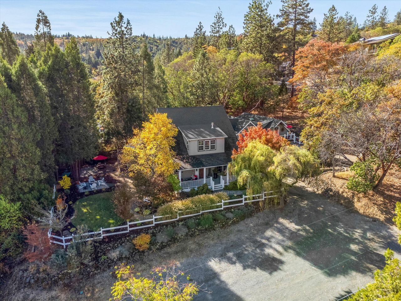 375 W Elm Street, Jacksonville, OR 97530 Main Photo