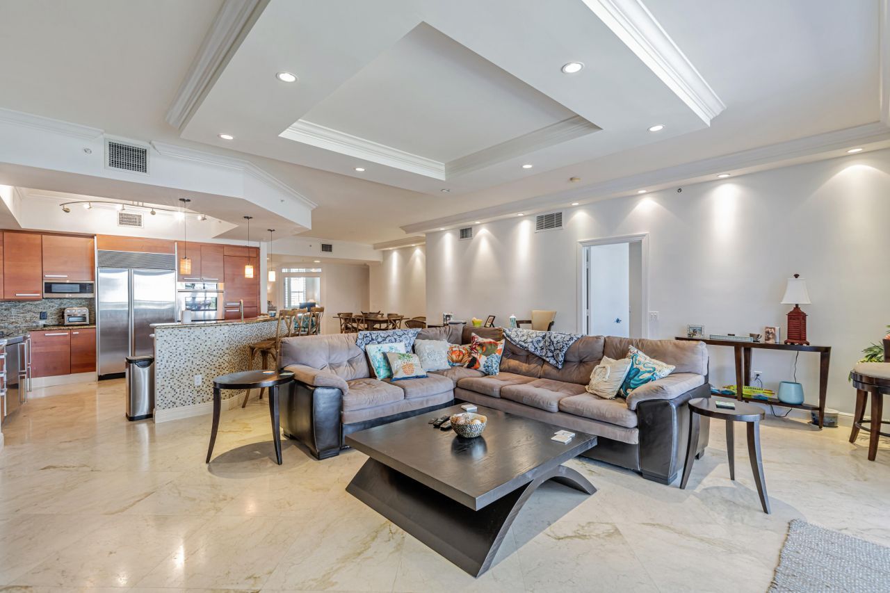 701 SE 21st Avenue, Unit 302, Deerfield Beach, FL 33441 Photo