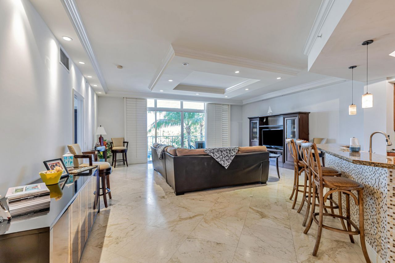 701 SE 21st Avenue, Unit 302, Deerfield Beach, FL 33441 Photo