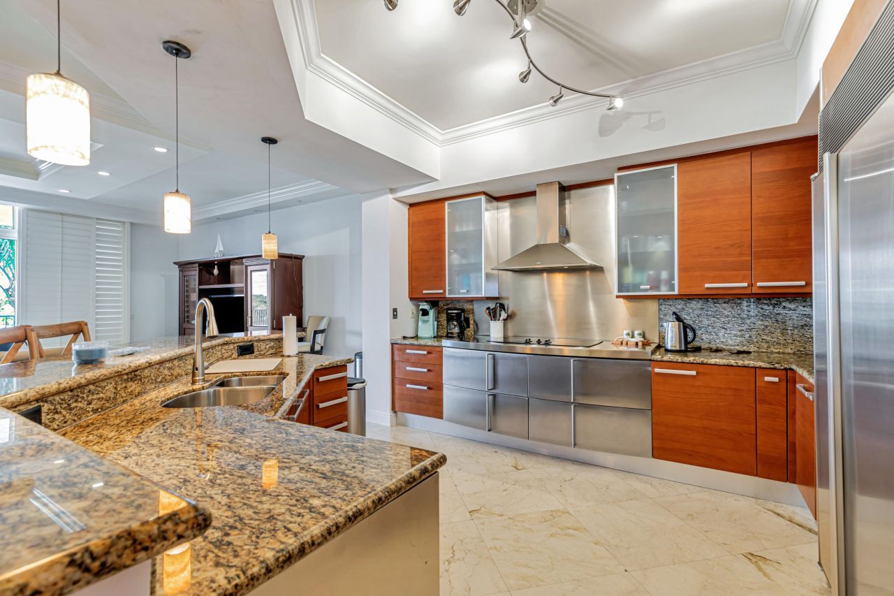 701 SE 21st Avenue, Unit 302, Deerfield Beach, FL 33441 Photo