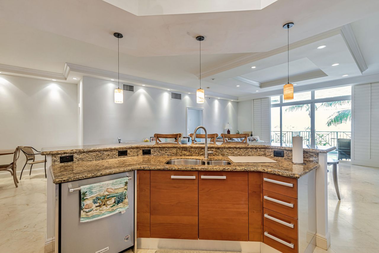 701 SE 21st Avenue, Unit 302, Deerfield Beach, FL 33441 Photo