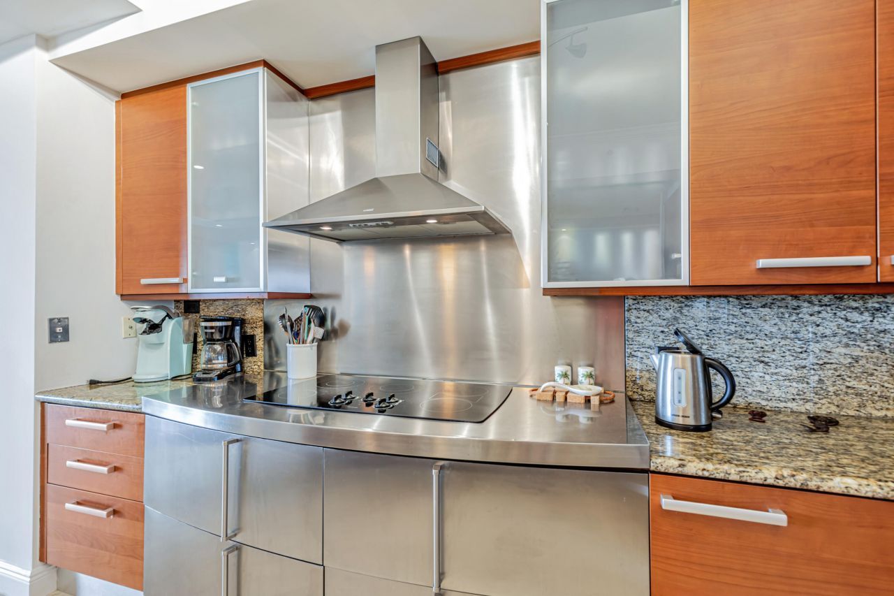 701 SE 21st Avenue, Unit 302, Deerfield Beach, FL 33441 Photo