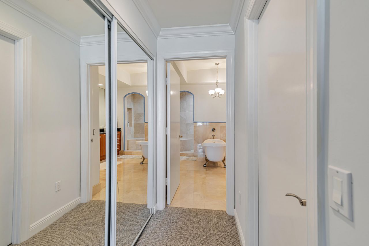 701 SE 21st Avenue, Unit 302, Deerfield Beach, FL 33441 Photo