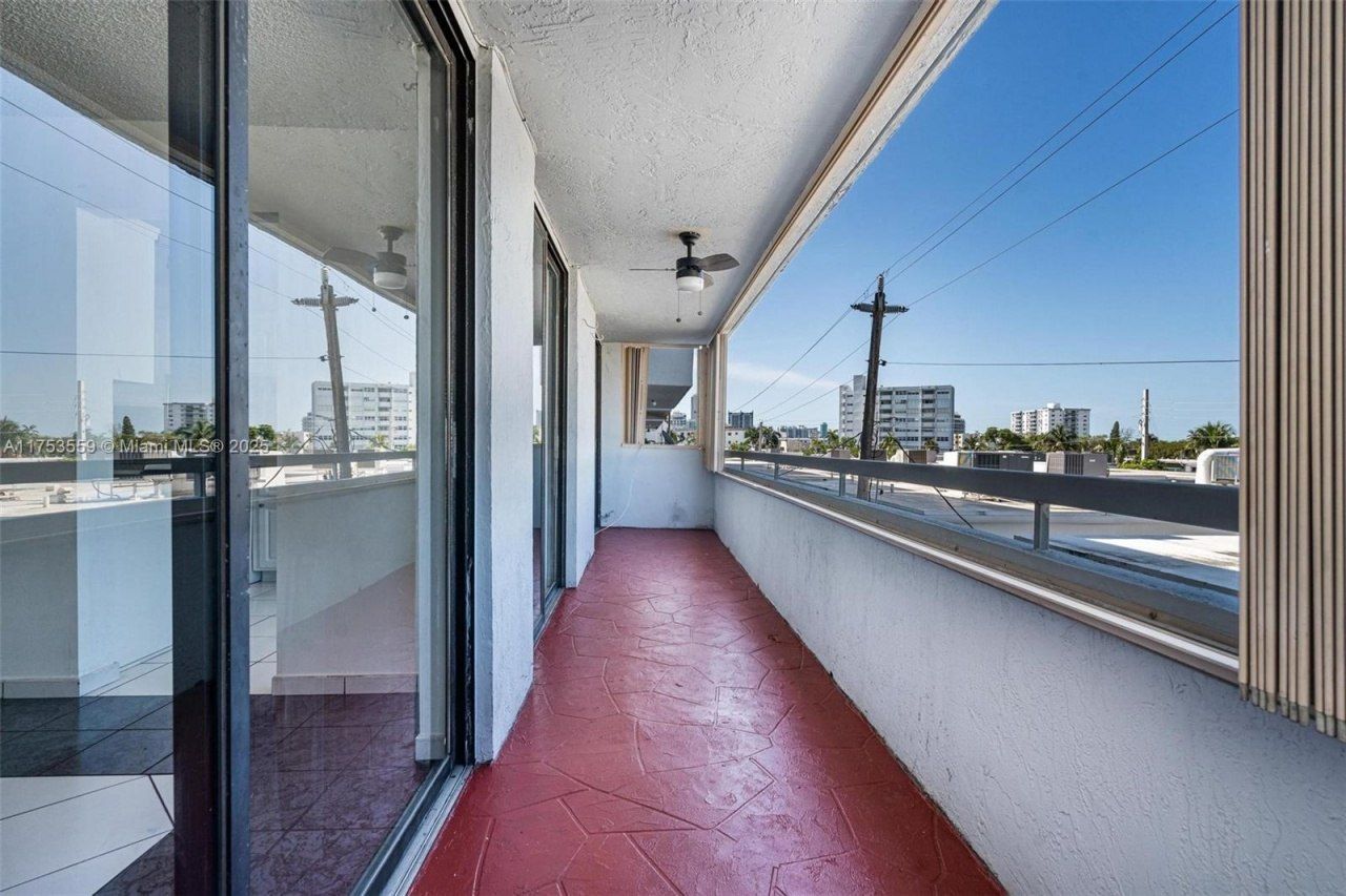 7300 Wayne Ave, Unit 317, Miami Beach, FL 33141 Photo