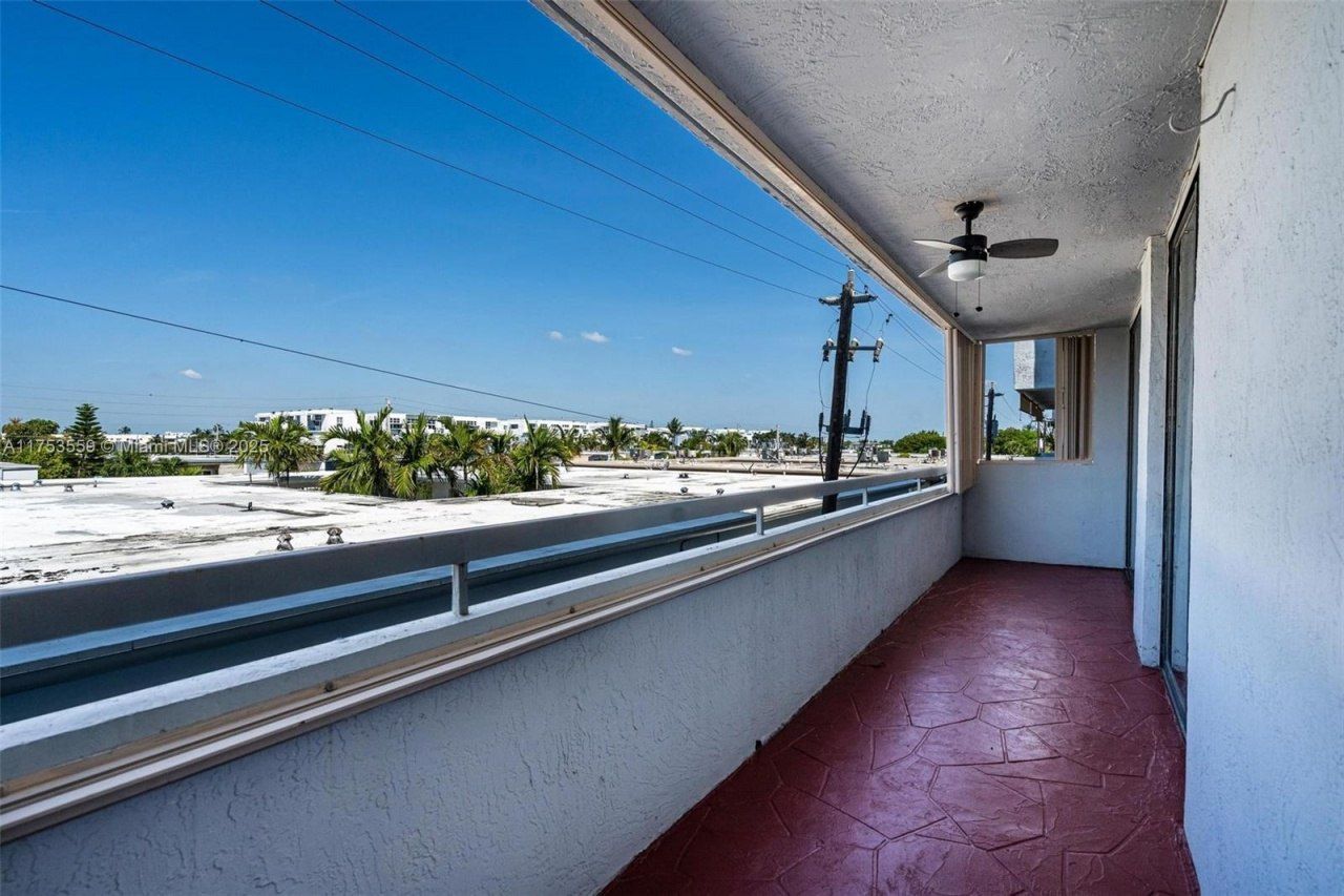 7300 Wayne Ave, Unit 317, Miami Beach, FL 33141 Photo