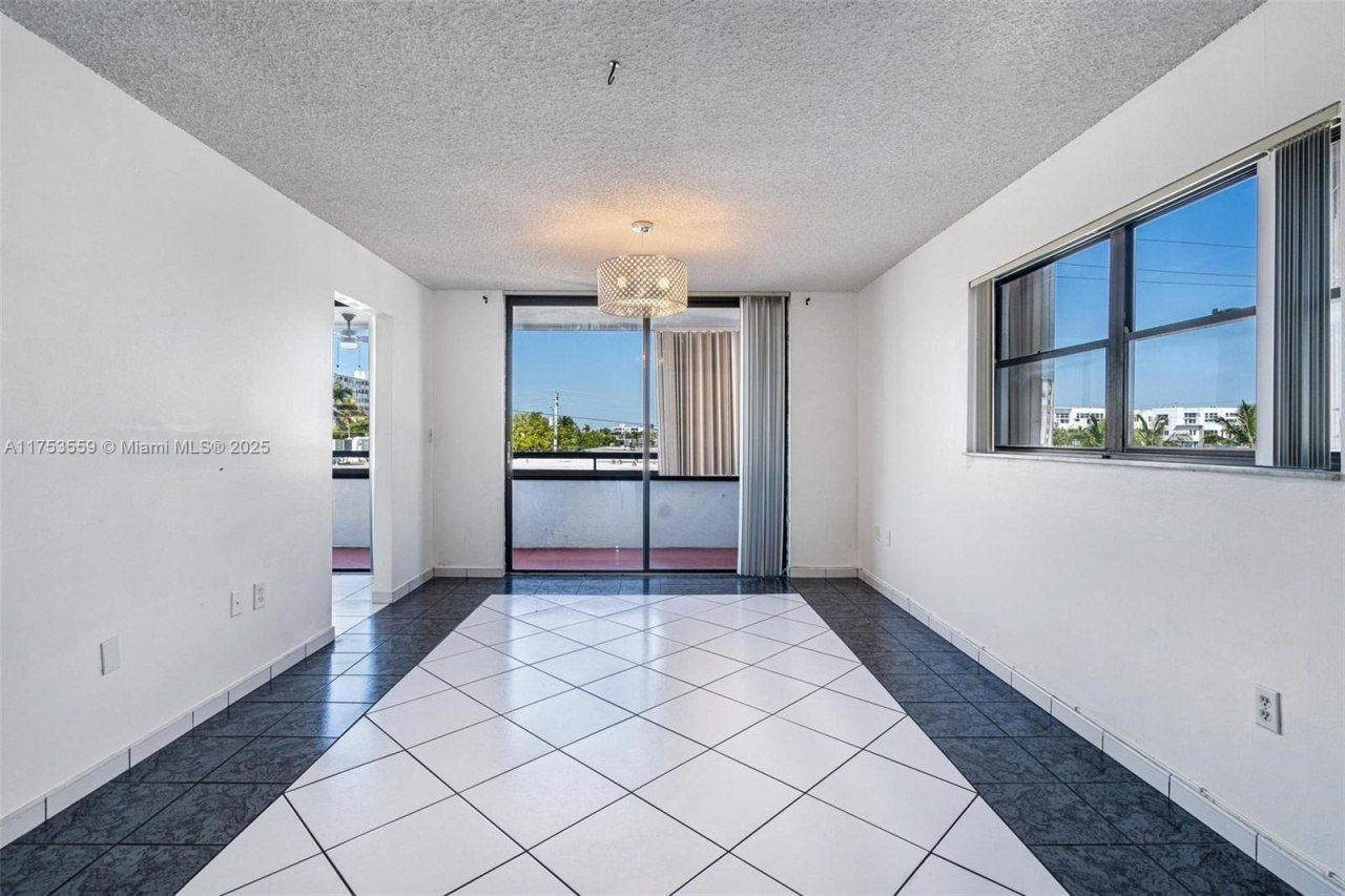 7300 Wayne Ave, Unit 317, Miami Beach, FL 33141 Photo