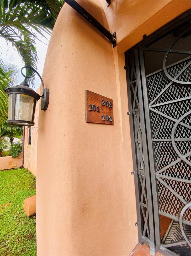 200 Azure Way, Miami Springs, FL 33166 Photo