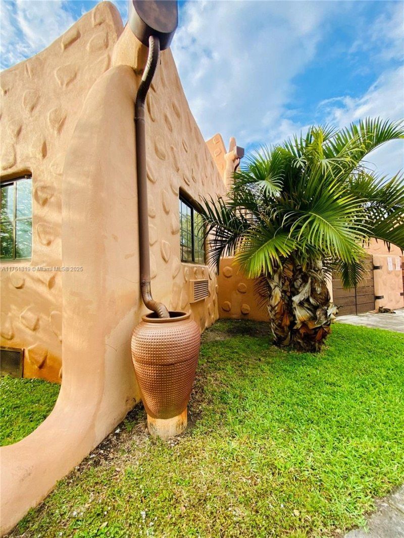 200 Azure Way, Miami Springs, FL 33166 Photo