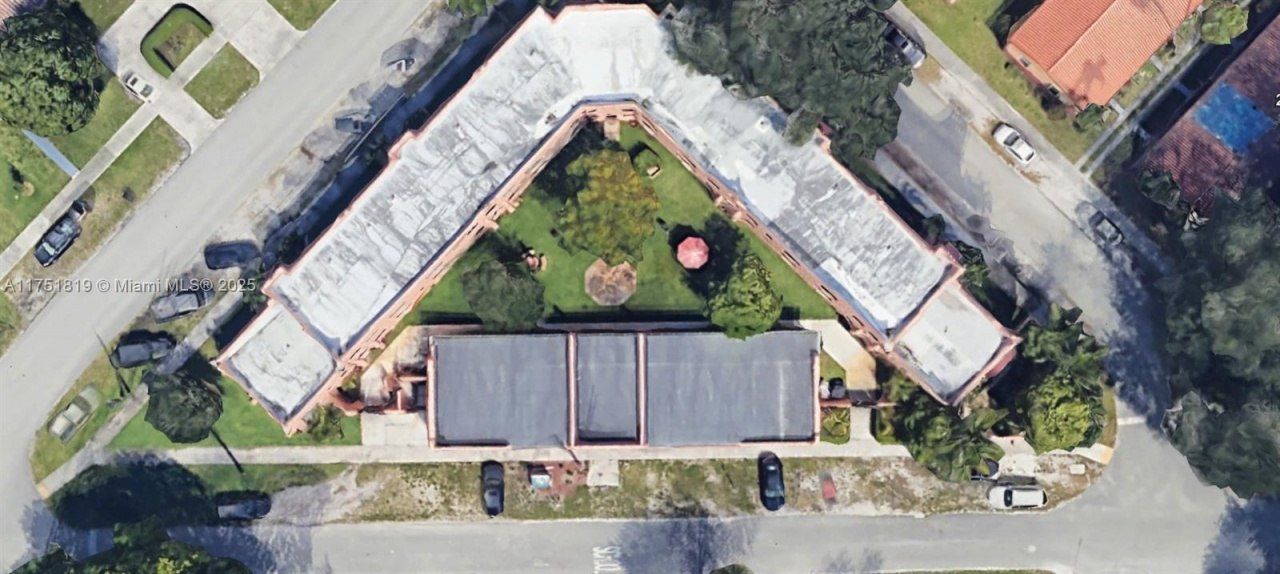 200 Azure Way, Miami Springs, FL 33166 Photo