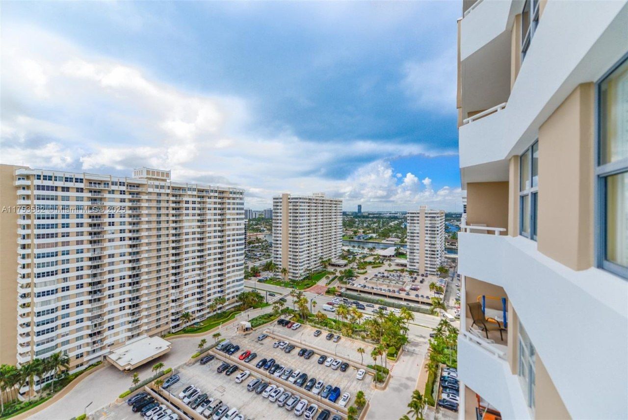 1950 S Ocean Dr, Unit 20L, Hallandale Beach, FL 33009 Photo