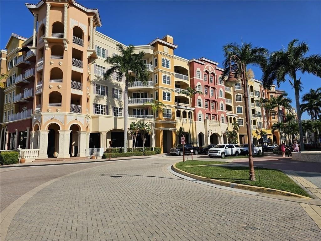 18001 Bluewater Drive, Naples, FL 34114 Photo