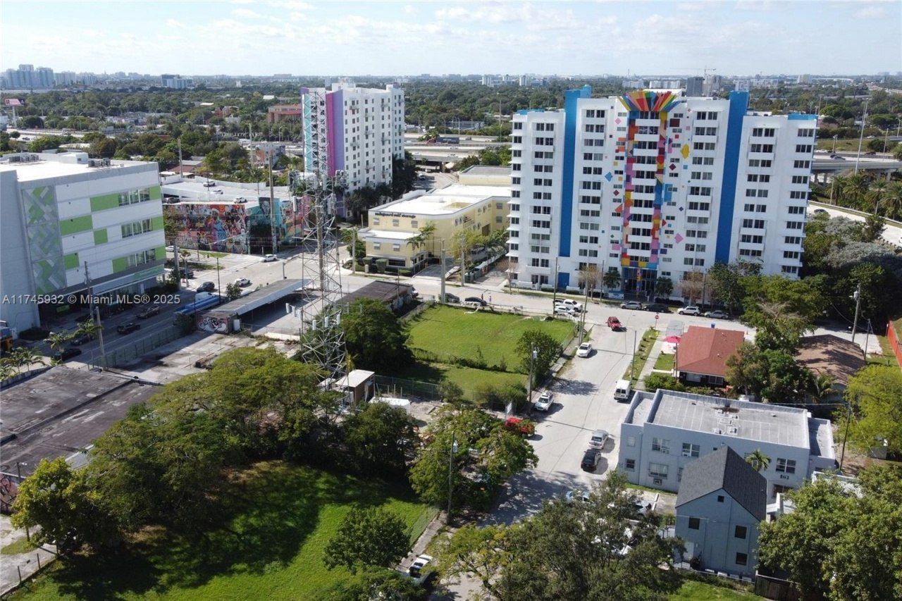 321 NW 37th St, Miami, FL 33127 Photo