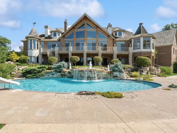 25164 W SUNSET Lane, Lake Villa, IL 60046