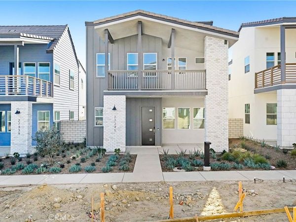 27345 Creekwood Lane, Valencia, CA 91381