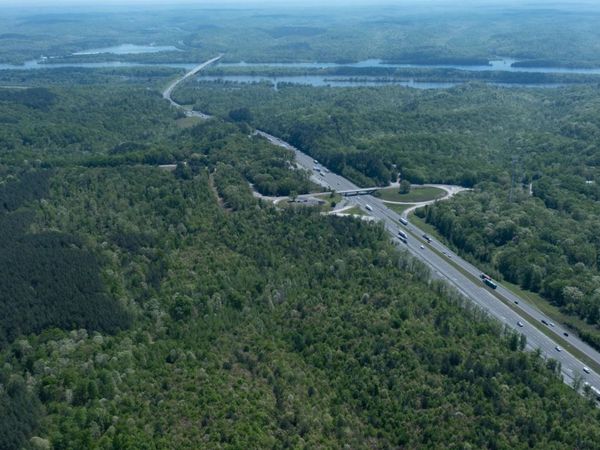 1 Birdsong Rd E, Holladay, TN 38341