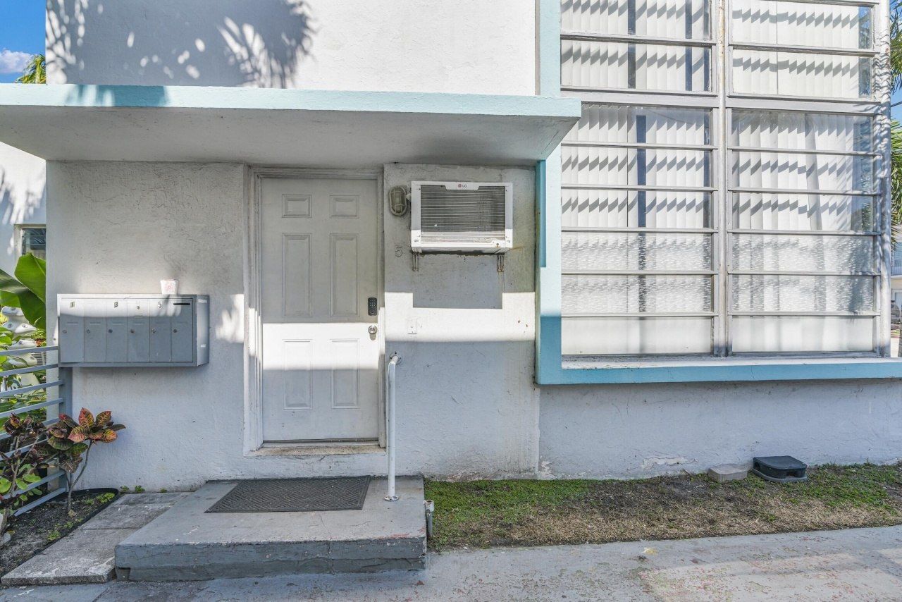8430 Byron Avenue, Miami Beach, FL 33141 Photo