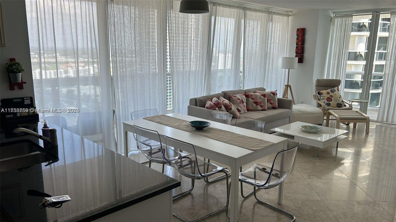 1830 S Ocean Dr, Unit 3208, Hallandale Beach, FL 33009 Photo