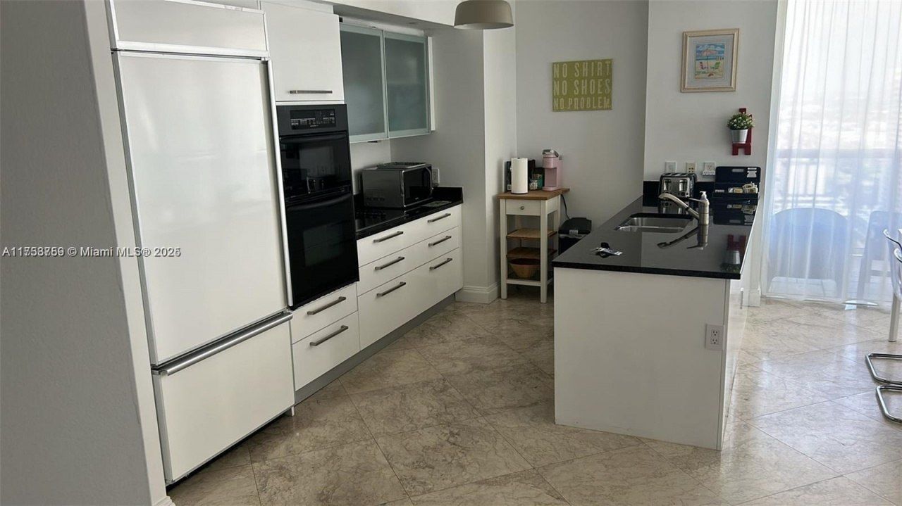 1830 S Ocean Dr, Unit 3208, Hallandale Beach, FL 33009 Photo