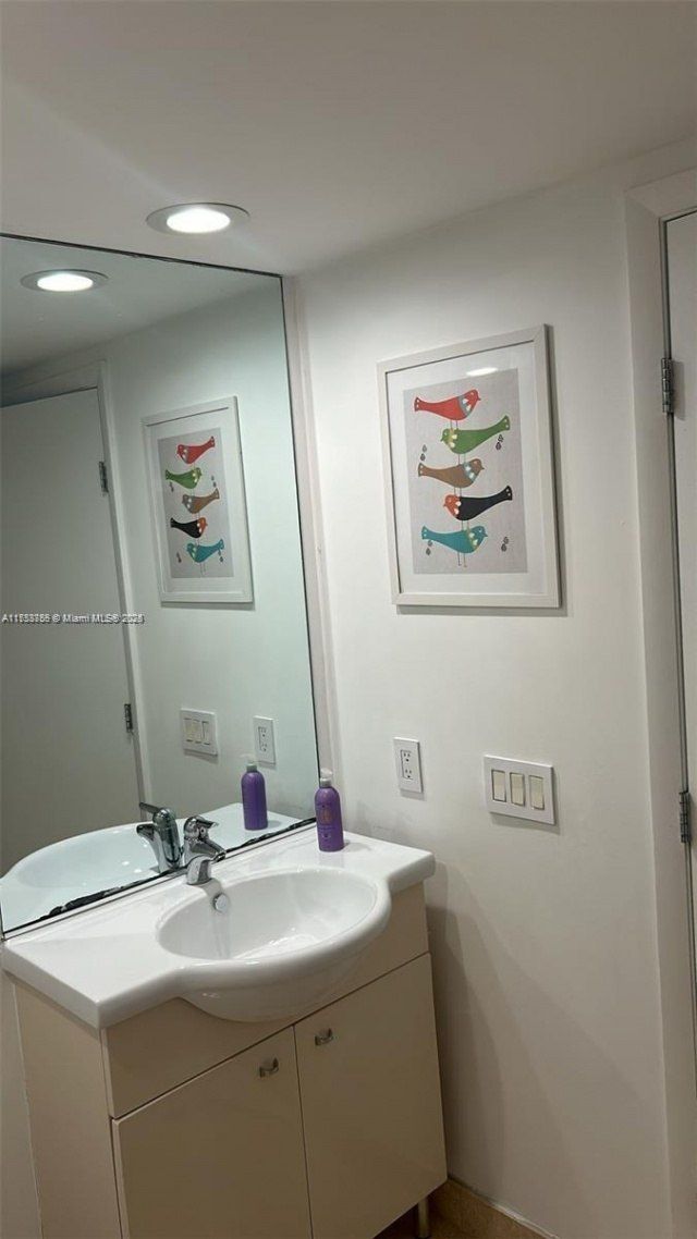 1830 S Ocean Dr, Unit 3208, Hallandale Beach, FL 33009 Photo