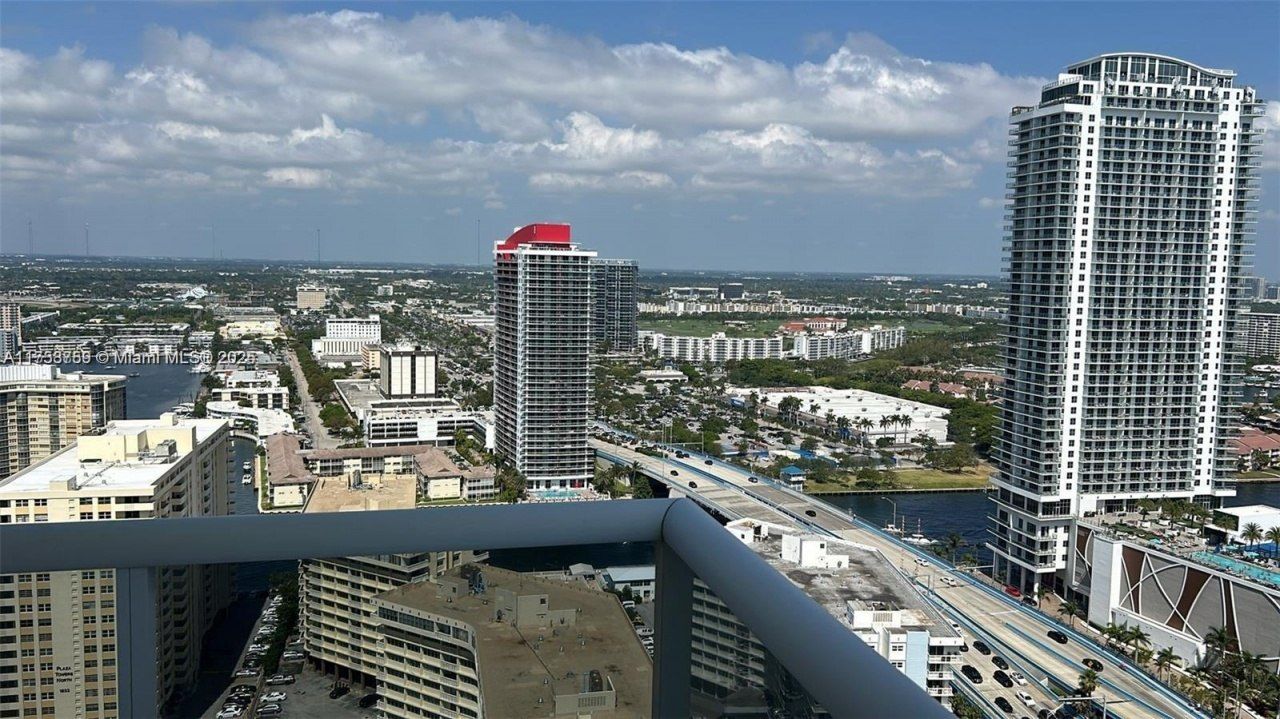 1830 S Ocean Dr, Unit 3208, Hallandale Beach, FL 33009 Photo