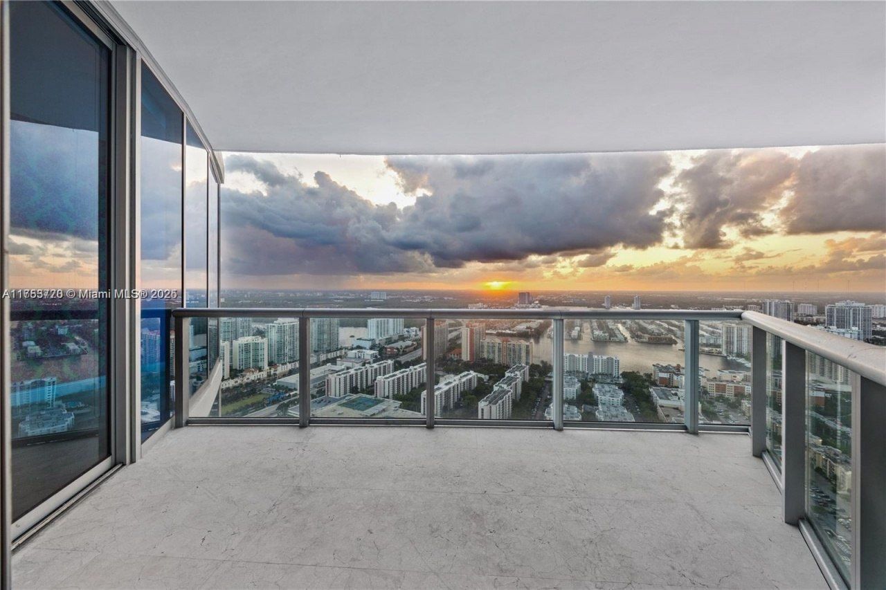 17001 Collins Ave, Unit 4705, Sunny Isles Beach, FL 33160 Photo