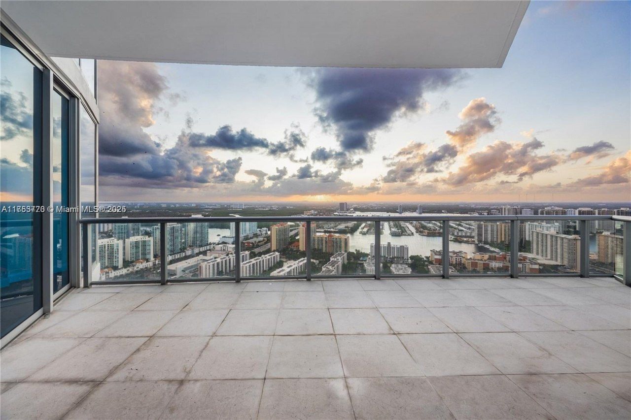 17001 Collins Ave, Unit 4705, Sunny Isles Beach, FL 33160 Photo