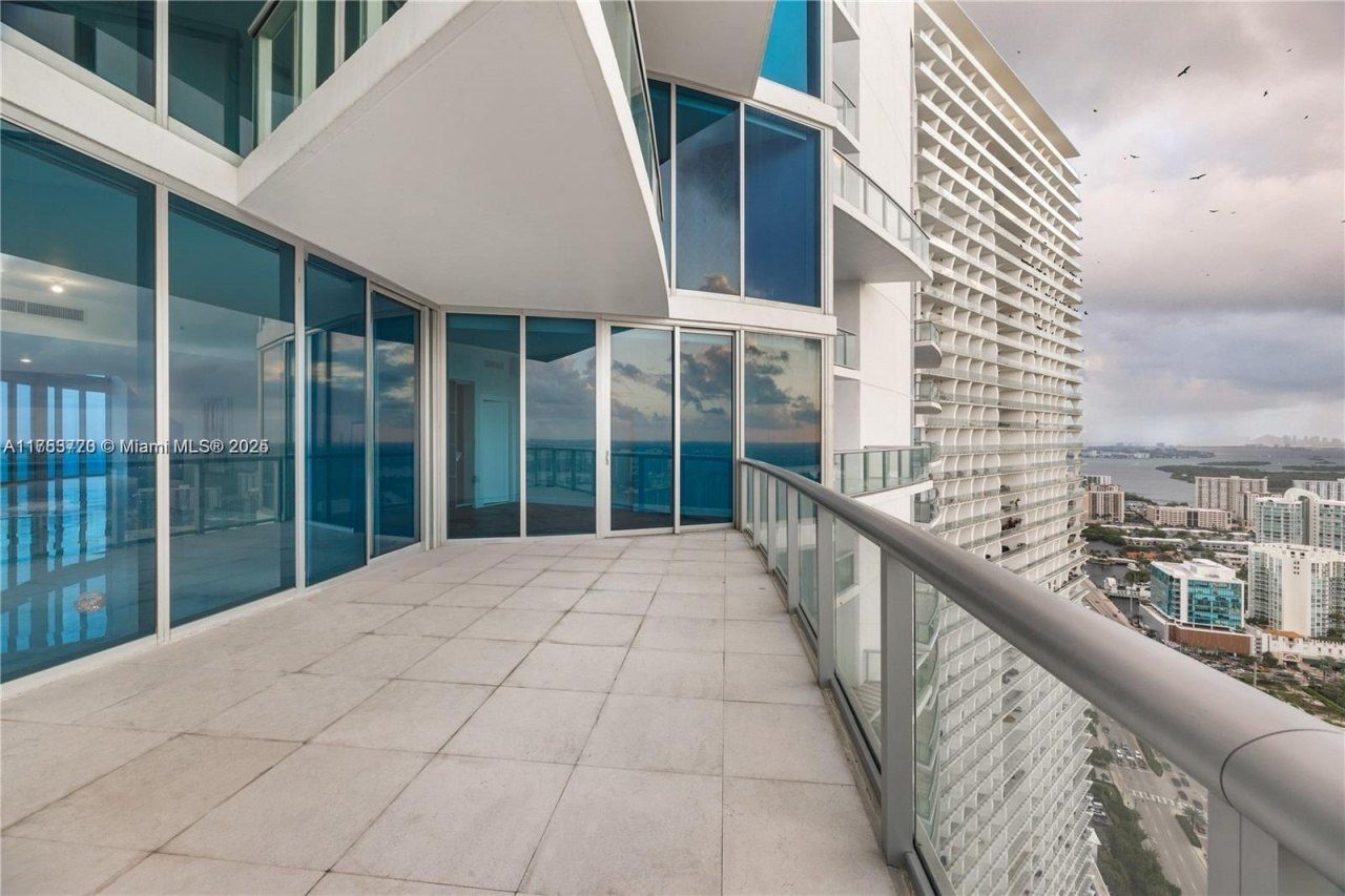 17001 Collins Ave, Unit 4705, Sunny Isles Beach, FL 33160 Photo