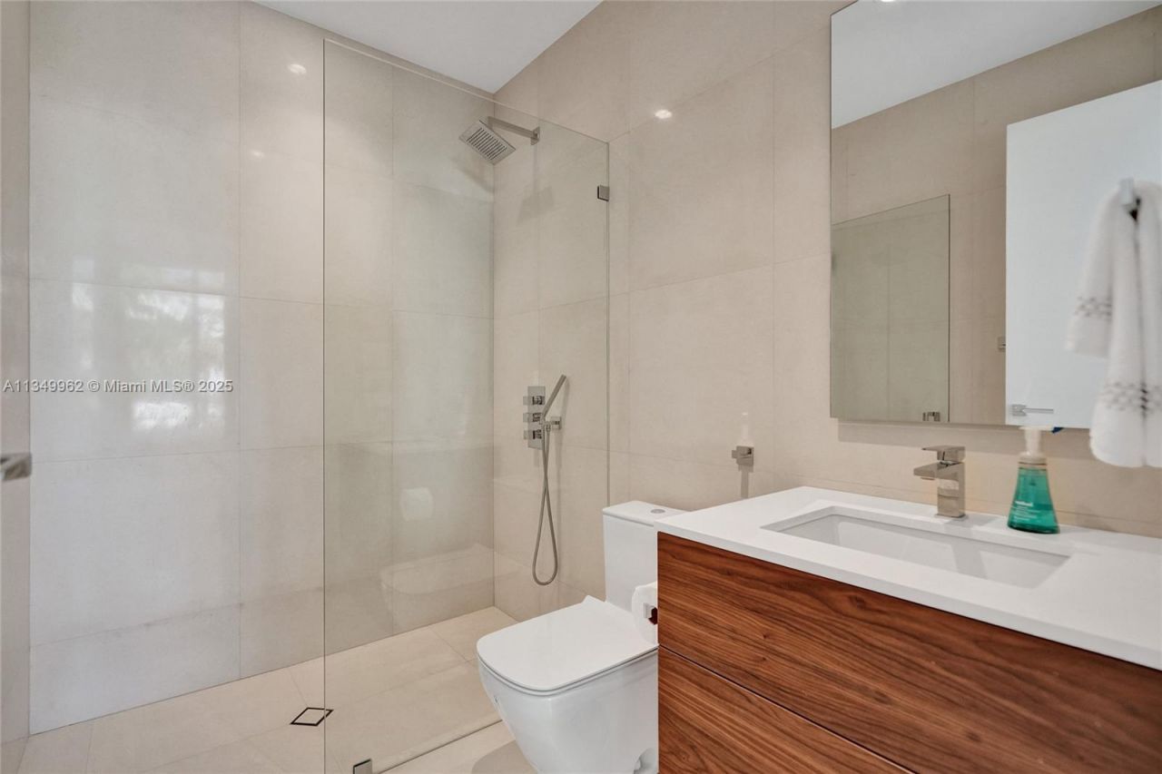 Please Call For Address, Golden Beach, FL 33160 Photo