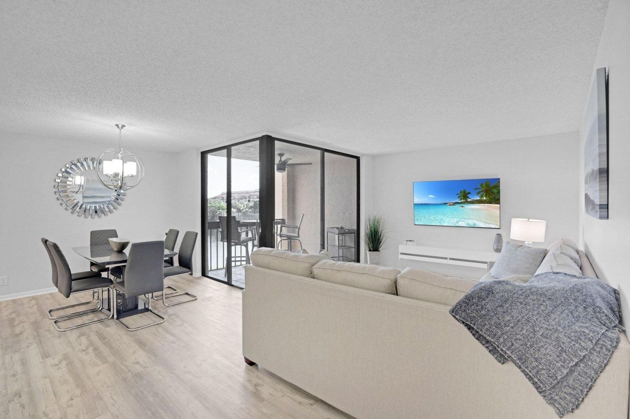 2455 Lindell Boulevard, Unit 3303, Delray Beach, FL 33444 Photo