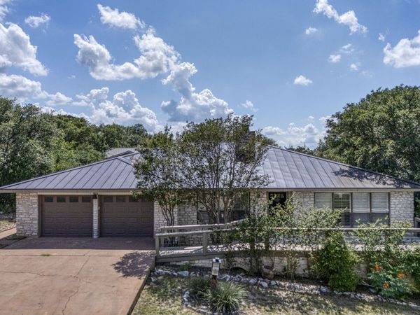 110 Highlands Blvd, Horseshoe Bay, TX 78657