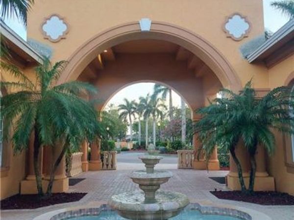 11400 Ocean Walk CIR, Unit 102, FORT MYERS, FL 33908