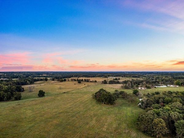 000 Lawrence 2230, Aurora, MO 65605