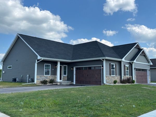 404 Anjali Court, Unit L, Sycamore, IL 60178