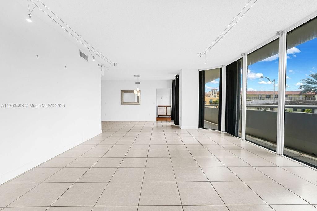 8925 Collins Ave, Unit 2E, Surfside, FL 33154 Photo