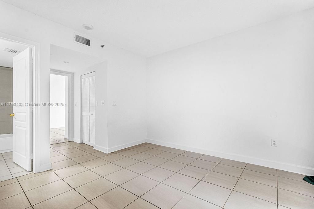 8925 Collins Ave, Unit 2E, Surfside, FL 33154 Photo