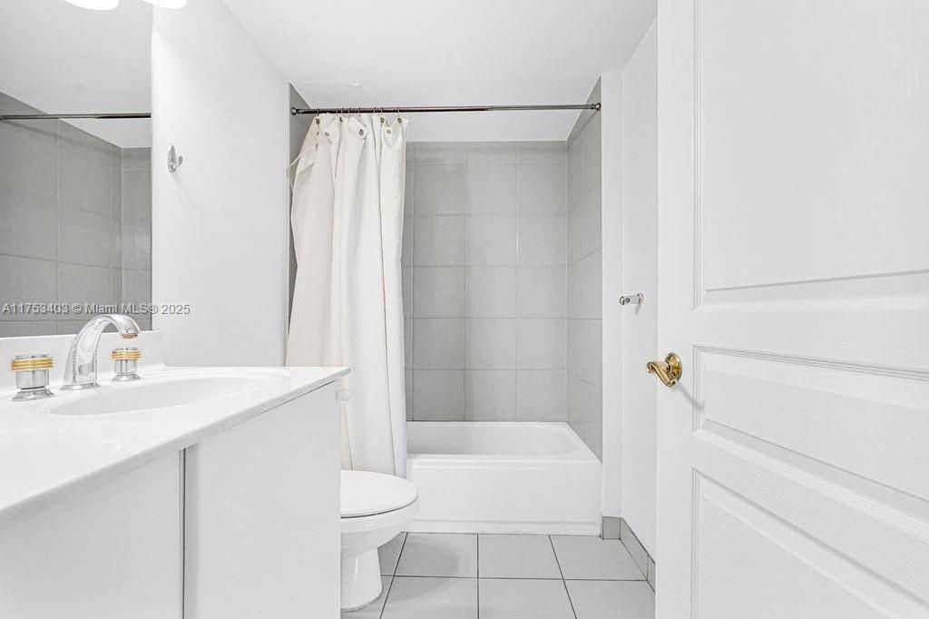 8925 Collins Ave, Unit 2E, Surfside, FL 33154 Photo