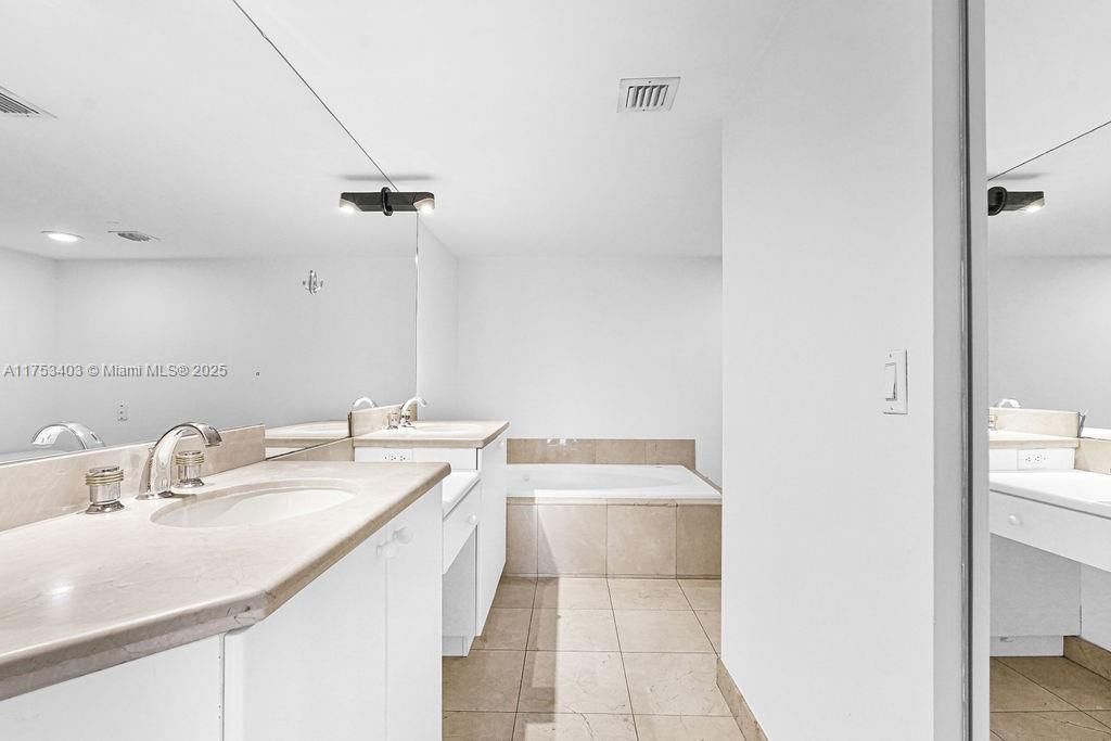 8925 Collins Ave, Unit 2E, Surfside, FL 33154 Photo