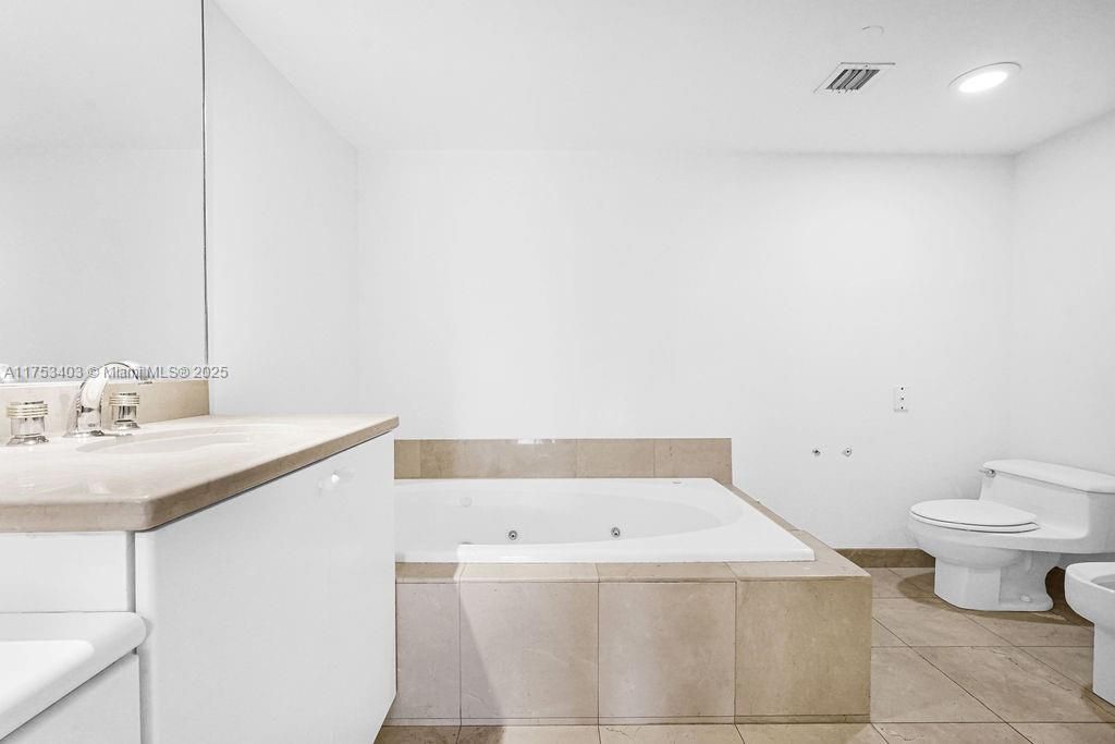 8925 Collins Ave, Unit 2E, Surfside, FL 33154 Photo